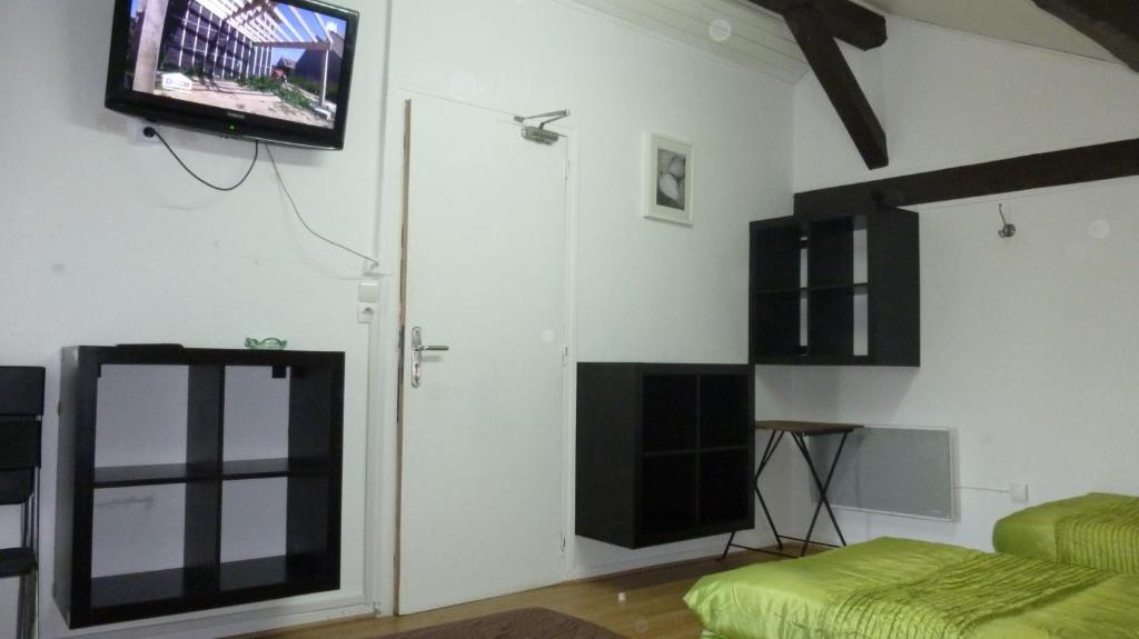 Hotel De L'Avenue Bonson  Room photo